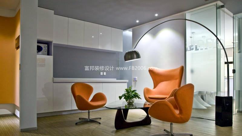 綠植進(jìn)入辦公室裝修中